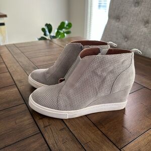 Wedge Sneakers Women’s 4
